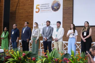Autoridades e participantes debatem políticas ambientais durante a 5ª Conferência Estadual do Meio Ambiente no Acre.