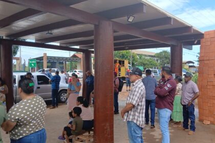 Pequenos produtores manifestam contra embargos dos órgãos federais. Foto: Cedida