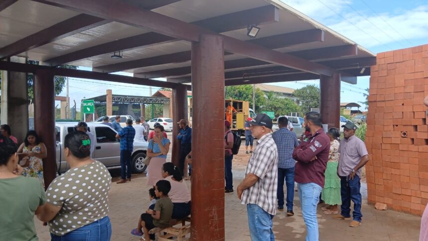 Pequenos produtores manifestam contra embargos dos órgãos federais. Foto: Cedida